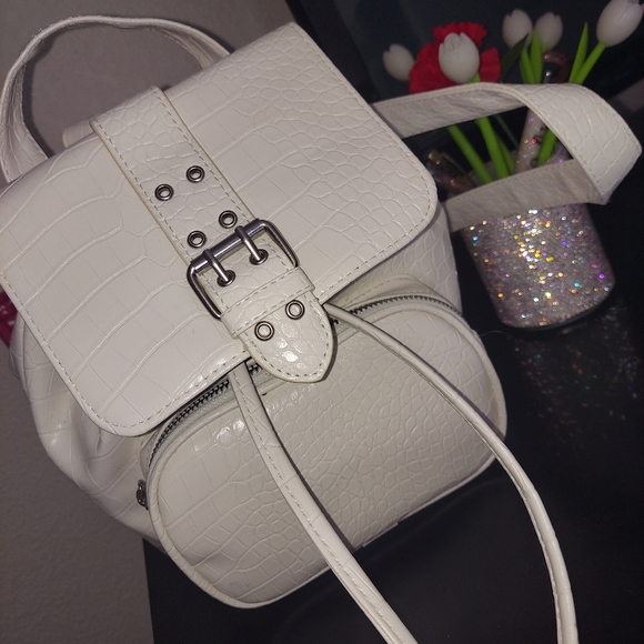 Backpack - Picture 3 of 3